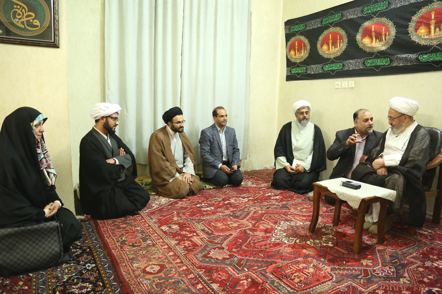 دیدار مسوولان همایش بین المللی فرآورده های حلال با آیتالله العظمی سبحانی