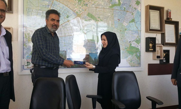تقدیر از مسئول روابط عمومی معاونت غذاودارو