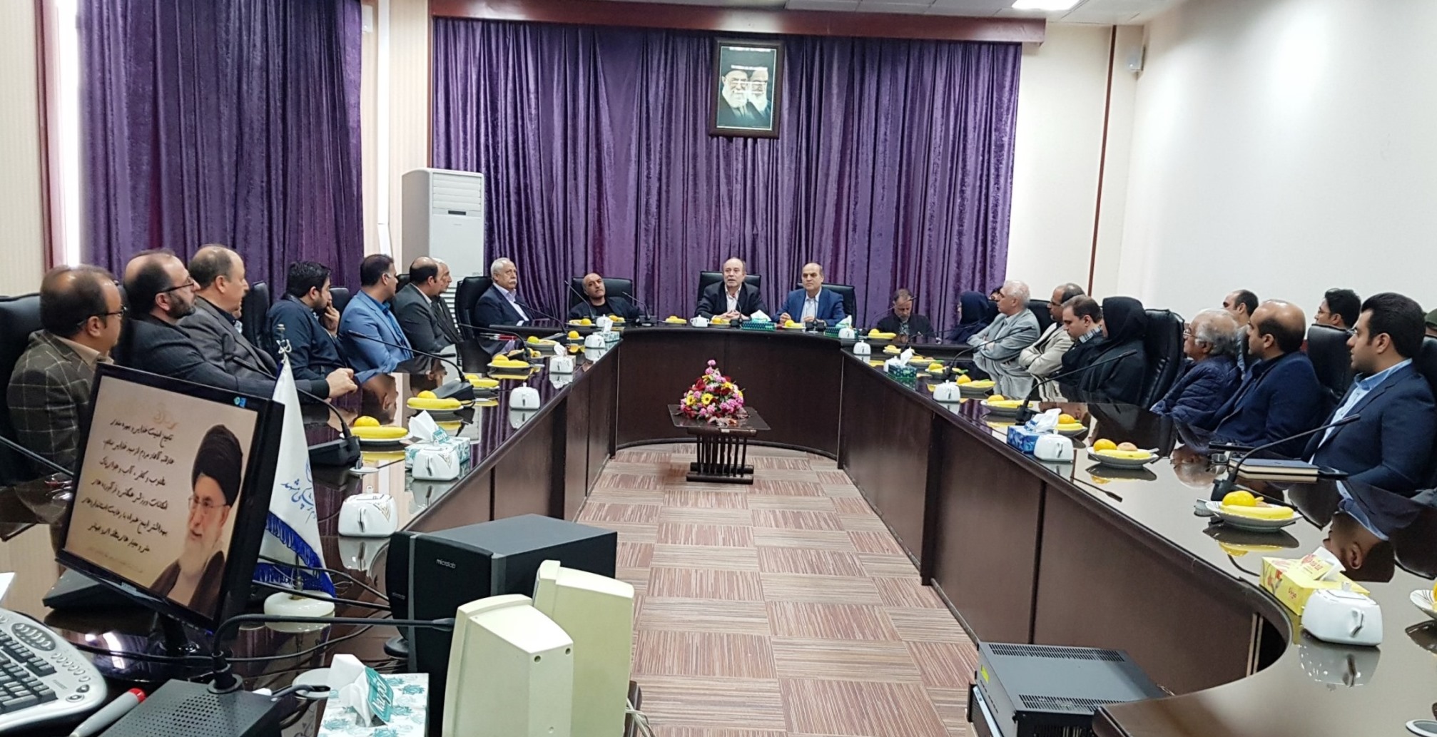 نشست سرپرست معاونت غذا و دارو دانشگاه با تولیدکنندگان